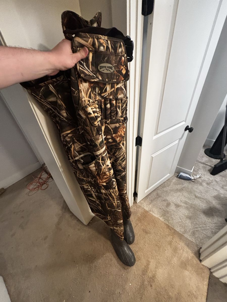 Camo Neoprene Chest Waders wet suit with Boots - Hunting/Fishing Gear