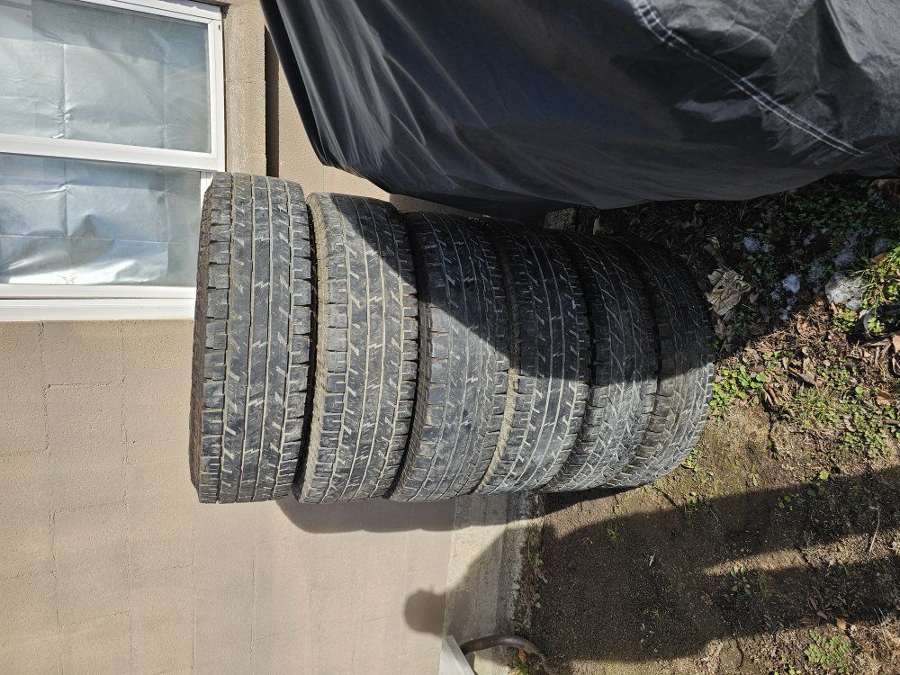 2022 Ram 3500 Dually tires