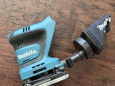 Makita XOB02 18v Sander