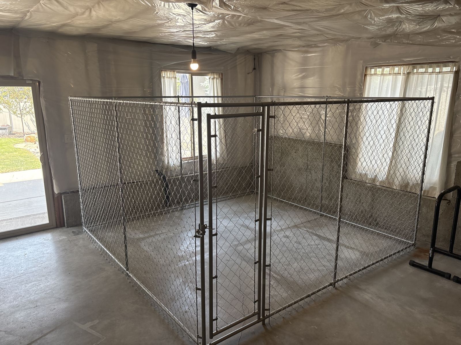 Large 10’ x 10’ Chain Link Dog Kennel/Run - Secure & Spacious Pet Enclosure
