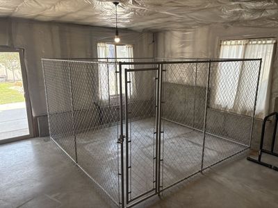 Large 10’ x 10’ Chain Link Dog Kennel/Run - Secure & Spacious Pet Enclosure