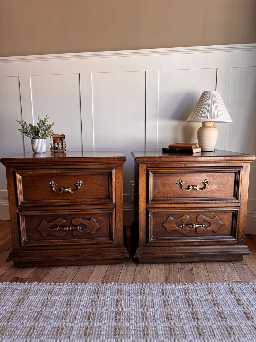 Vintage Solid Wood Nightstand Pair / End Tables – Jacobean Revival / Spanish Style