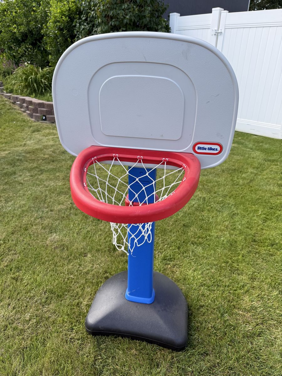 Little Tikes Adjustable Basketball Hoop