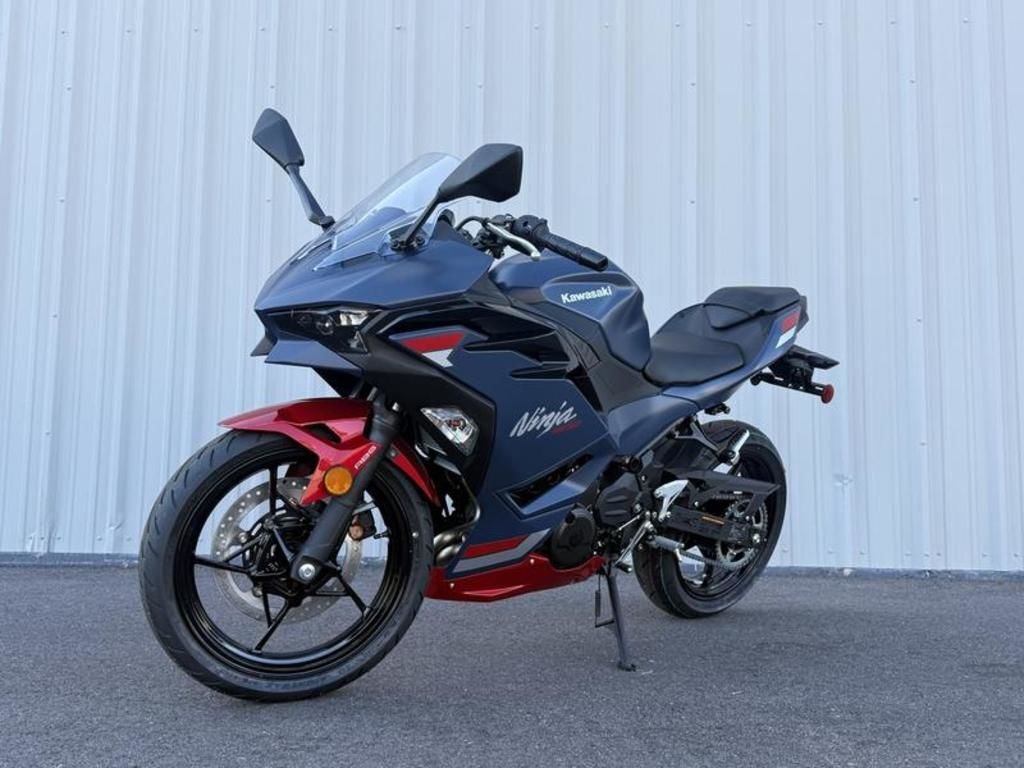 2026 Kawasaki Ninja® 500 ABS Metallic Matte Twilight Blue