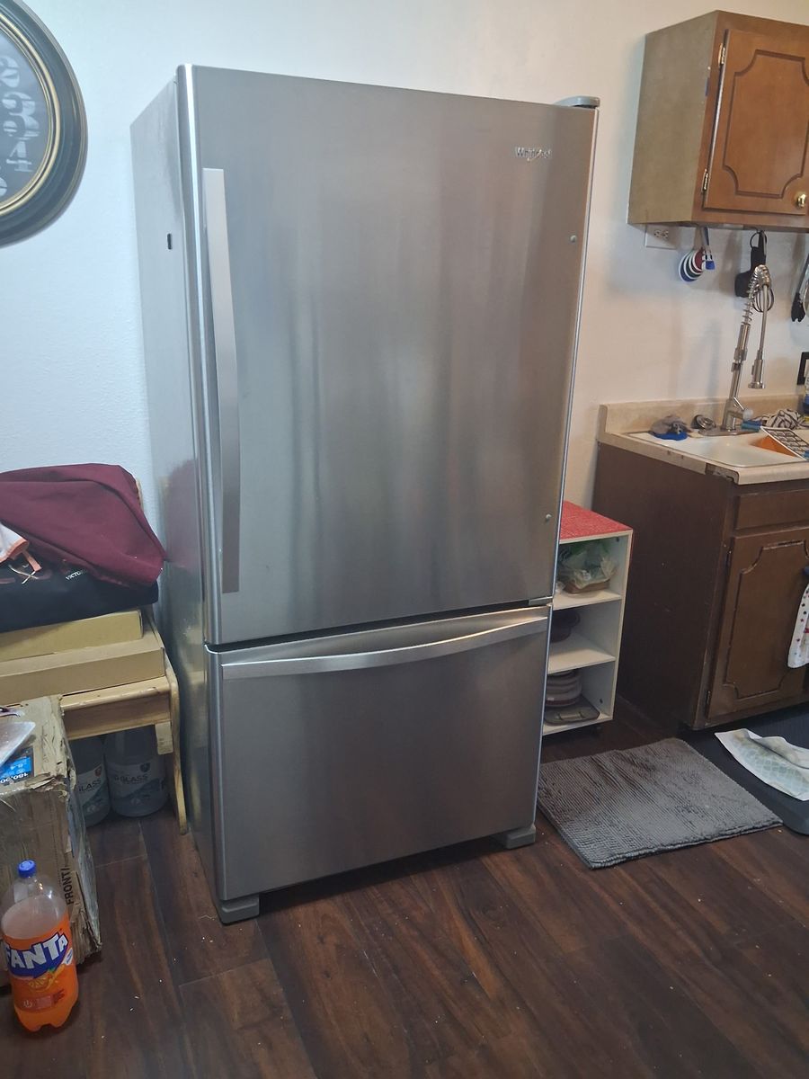 Whirlpool Stainless Steel Bottom Freezer Refrigerator Used Excellent