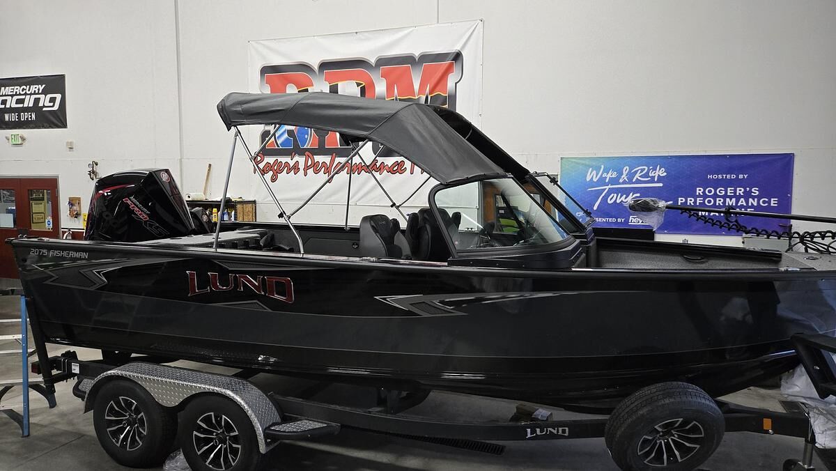 2026 Lund 2075 Fisherman