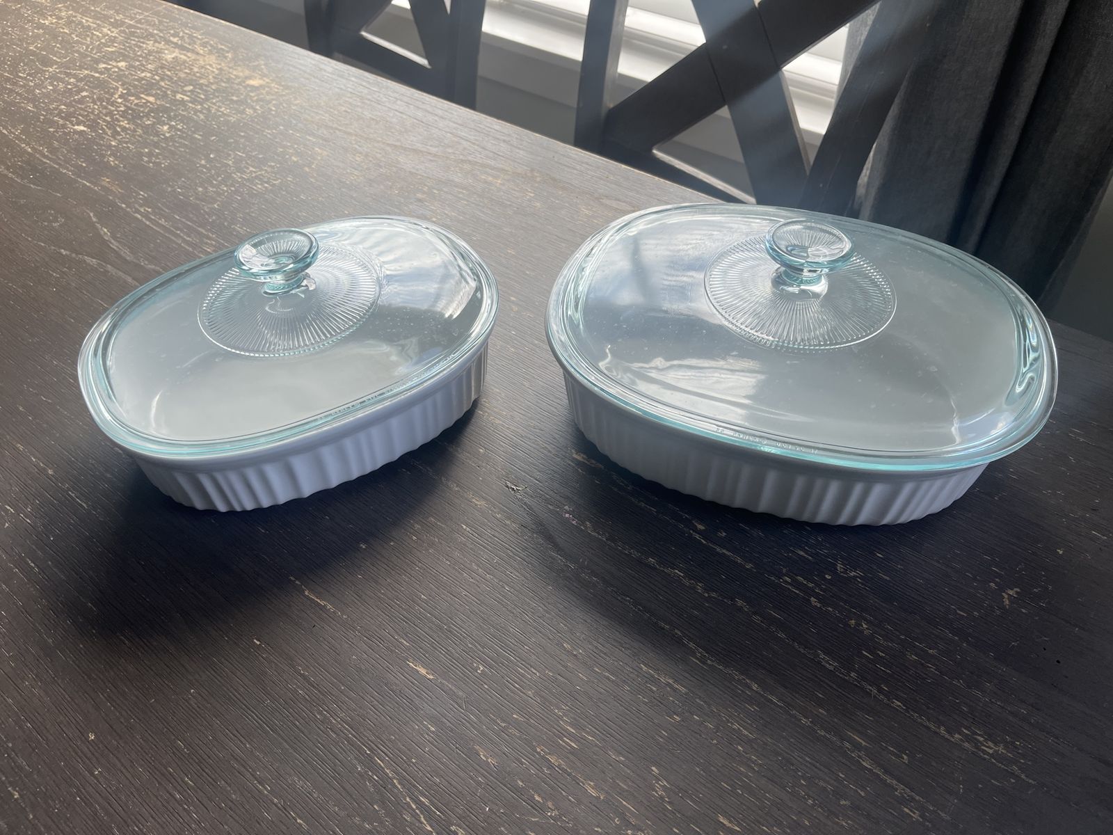 Set of 2 Pyrex White Ramekin Dishes with Glass Lids, Oval Fluted Ceramic Bakeware