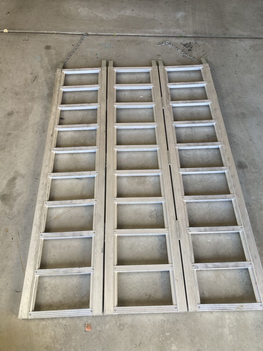 Aluminum Ramp Tri-Fold