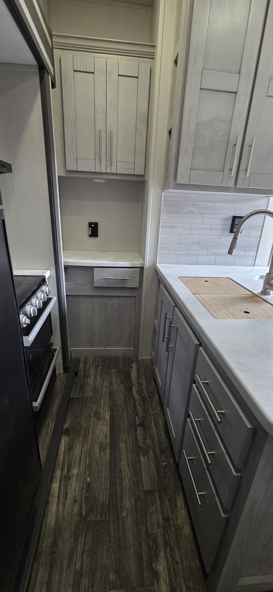 2022 keystone fuzion toy hauler