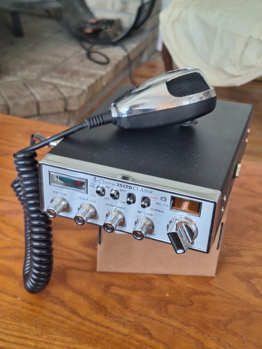 Cobra 25 LTD CB Radio