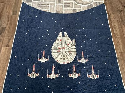 Pottery barn kids twin Star Wars quilt, duvet cover and pillow.
