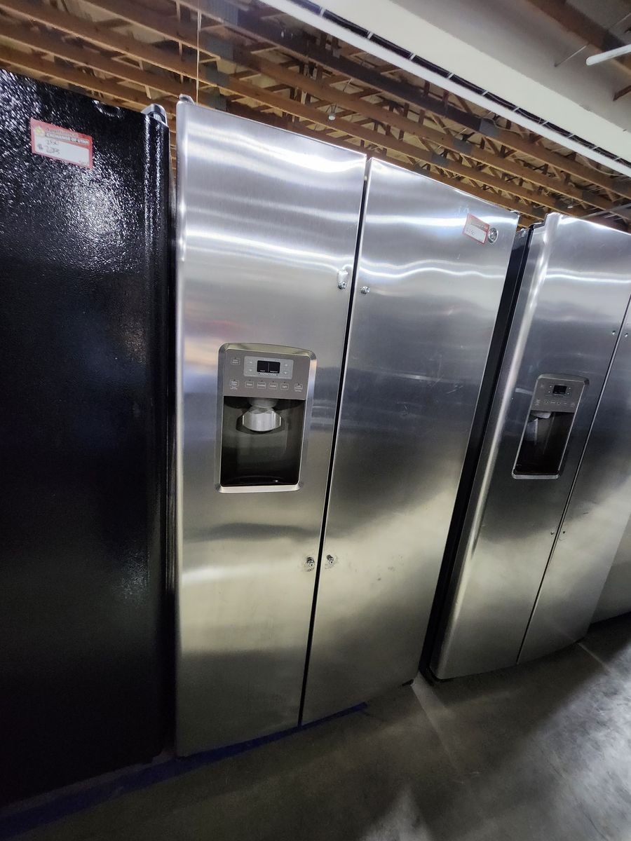 Stainless Steel Side-by-Side Refrigerator W-Warranty