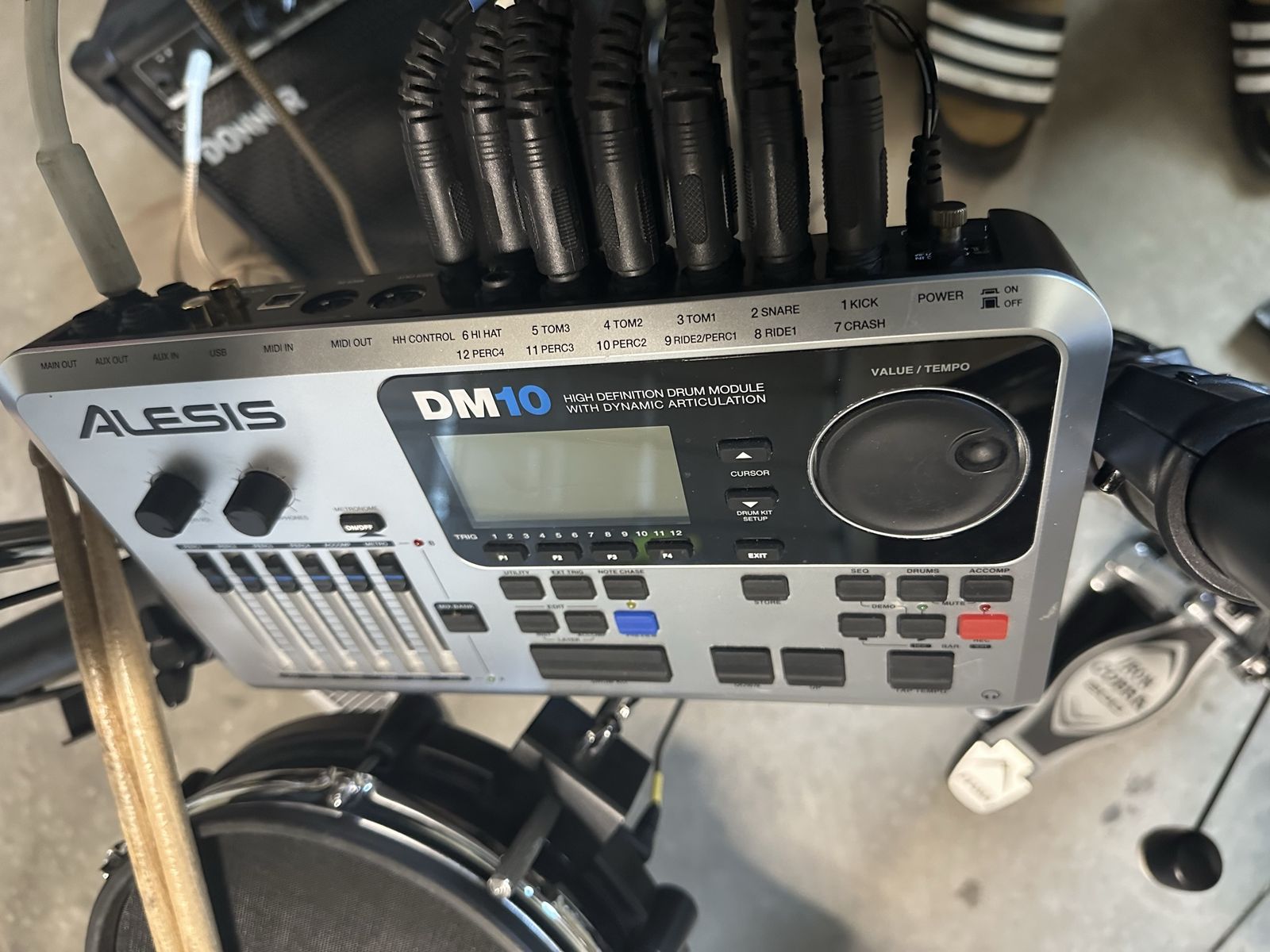 Alesis DM10 pro drum set