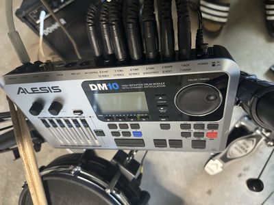 Alesis DM10 pro drum set