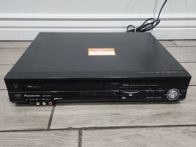 PANASONIC DMR-EZ485V COMBINATION DVD RECORDER & 4 HEAD VHS VCR DECK 1080P HDMI NICE!
