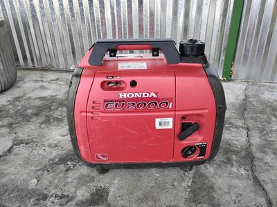 Honda EU2000i 4-stroke Gas Generator