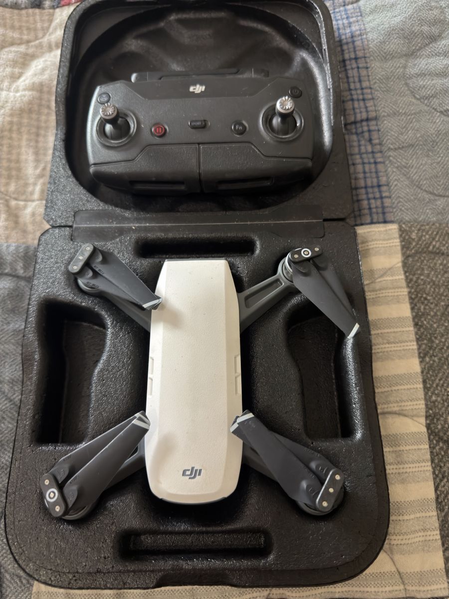 DJI Spark with controller and extra set of props