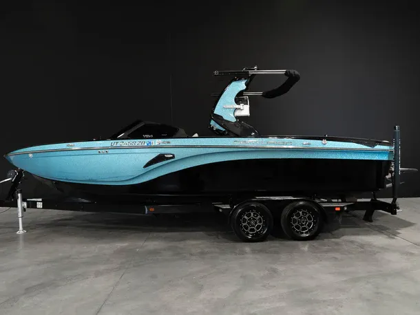 2020 Centurion Vi24- Black / SkyBlue - Wake Boat