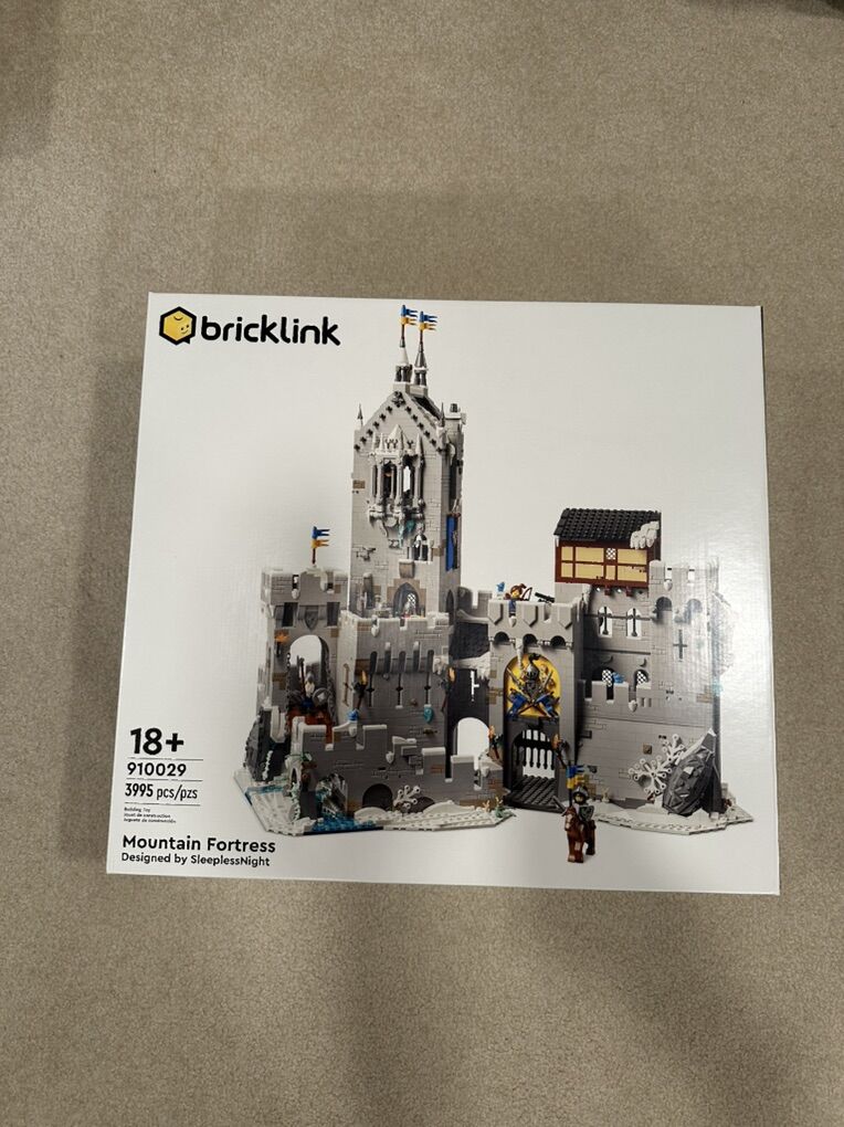LEGO Mountain Fortress Box (910029)+ Extras