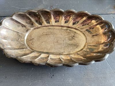 Reed & Barton The World's Finest Silverplate Scalloped Oval Dish Tray - Model 111