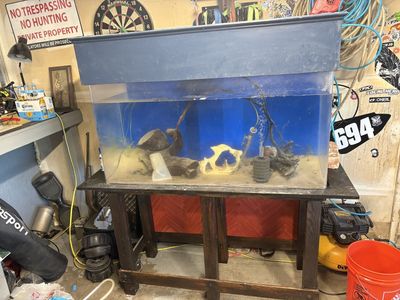 90 GALLON ACRYLIC FISH TANK AQUARIUM, NEEDS REPAIR