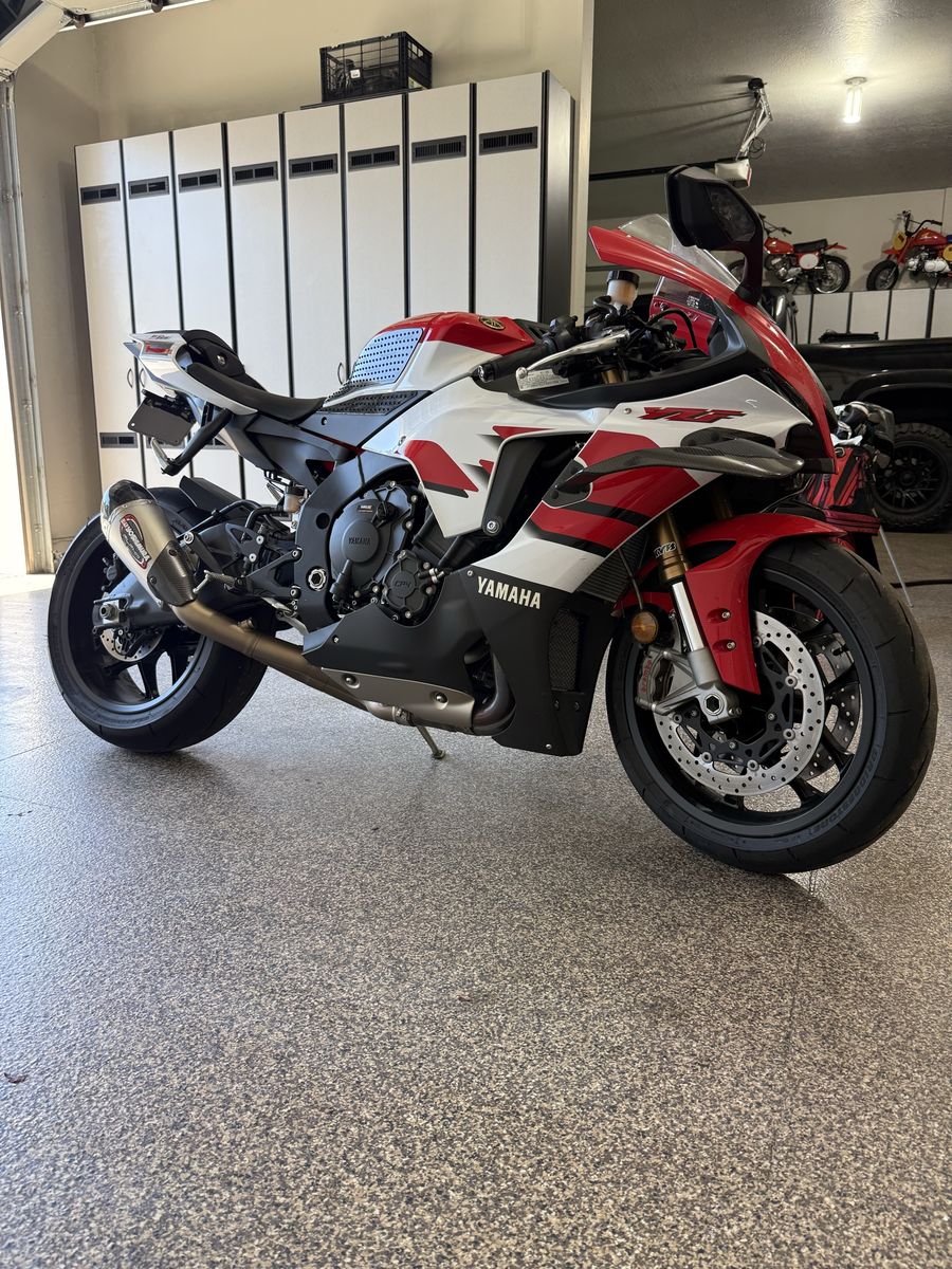 2026 Yamaha YZF-R1 anniversary edition 1000 miles!