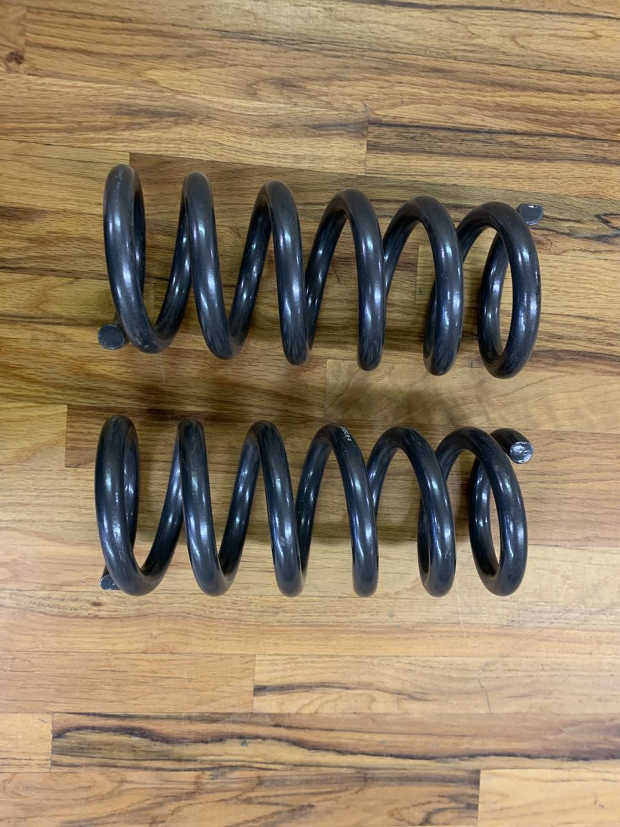 MaxTrac 2.5" Front Lift Coil Springs for 2002-2008 Dodge RAM 1500 2wd 4.7L V8 2.5"   752120-8