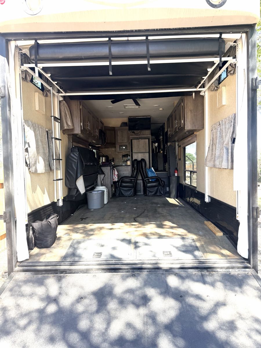 2015 Eclipse Stellar STF31LKSG Toy Hauler – New Roof – Fits a 4-Seat RZR!