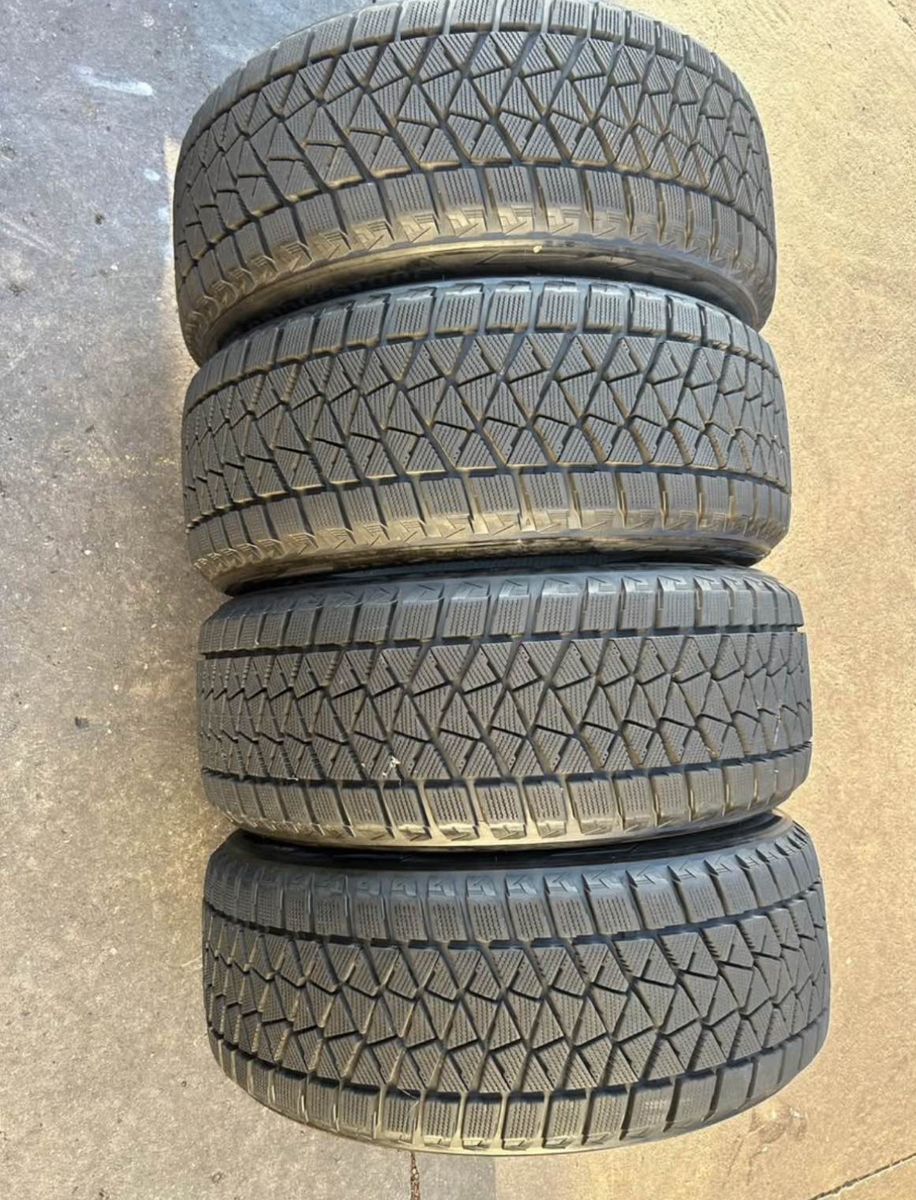 4 Tires 2355018