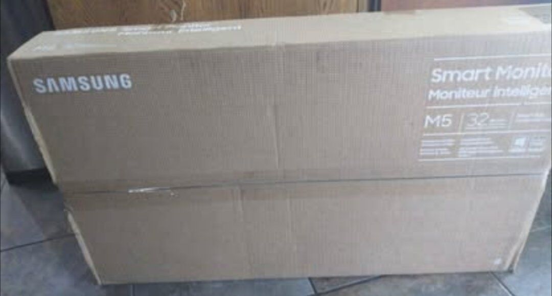 Samsung 32" 5M 32" Smart Monitor