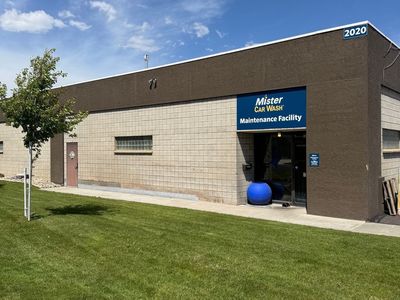5,000 SF Warehouse with 12' Overhead Door- 3 Phase Power- Decker Lake