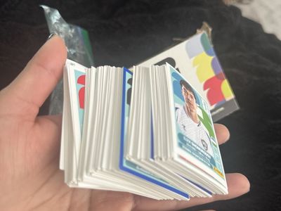 Panini FIFA World Cup Qatar 2022 Stickers - 183 Player + 15 Shiny (Duplicates Possible)