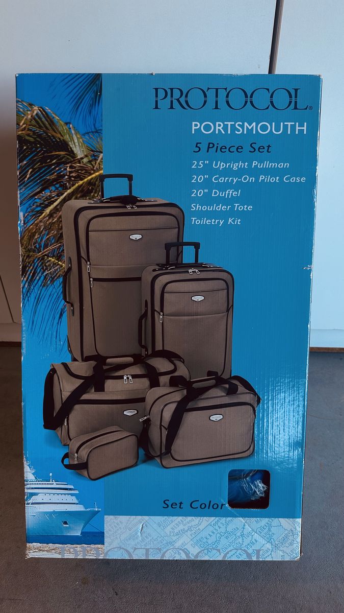 "Brand New" 5 Piece luggage set