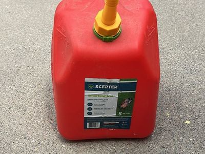 Gas can 5 gallons