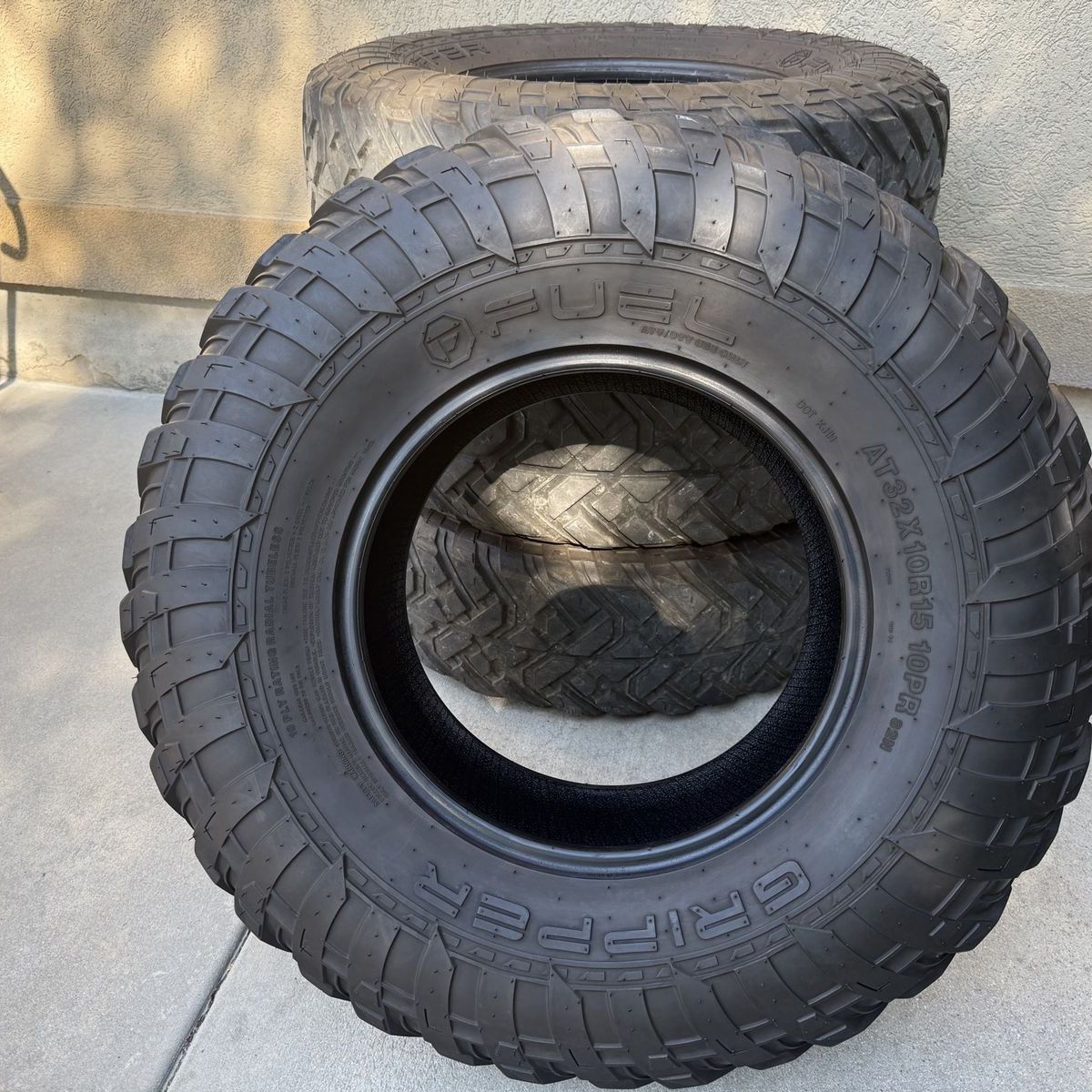 32X10Rx15 Fuel Gripper tires