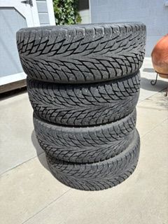 Nokian Hakkapeliitta R2 - Winter Tires
