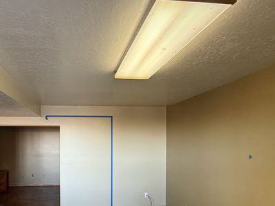 Florescent 4 Ft Tube Lights (2 Of Them)