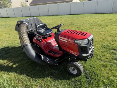 Troy Bilt Riding Lawnmower w/ Bagger