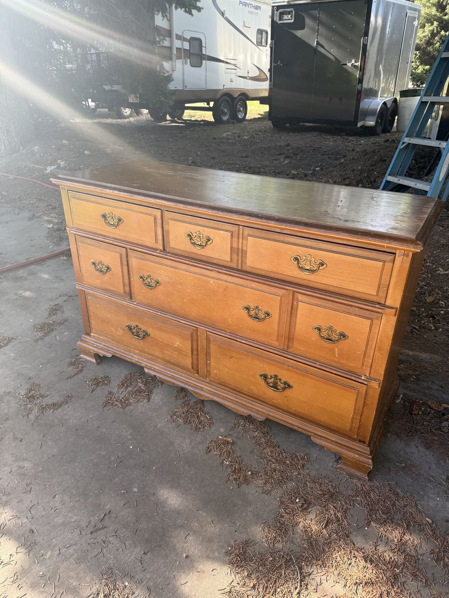 52x19x31 Wood Dresser