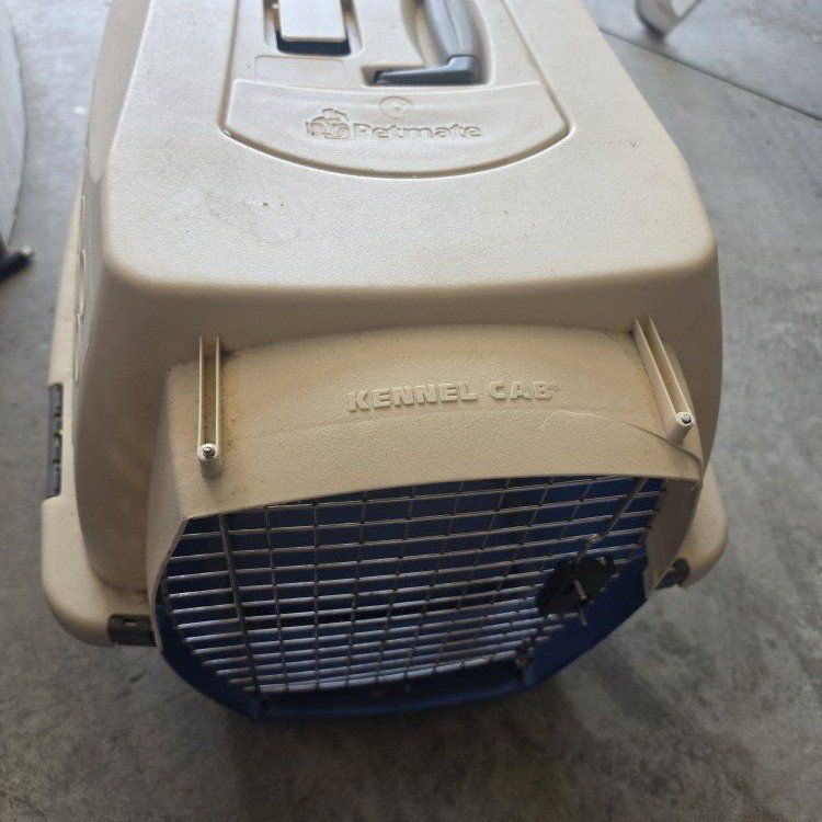 Petmate Kennel Cab Hard-Sided Pet Carrier Tan and Blue