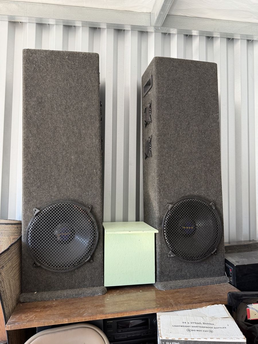 Large Carpeted Floor Standing Tower Speakers Pair Used