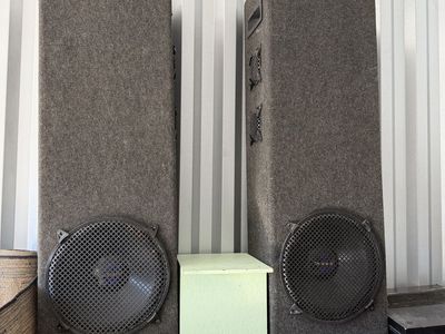 Large Carpeted Floor Standing Tower Speakers Pair Used