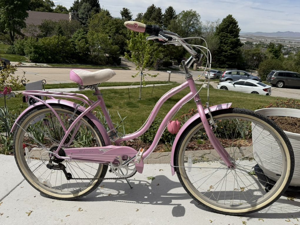 Schwinn Perla Cruiser Bike