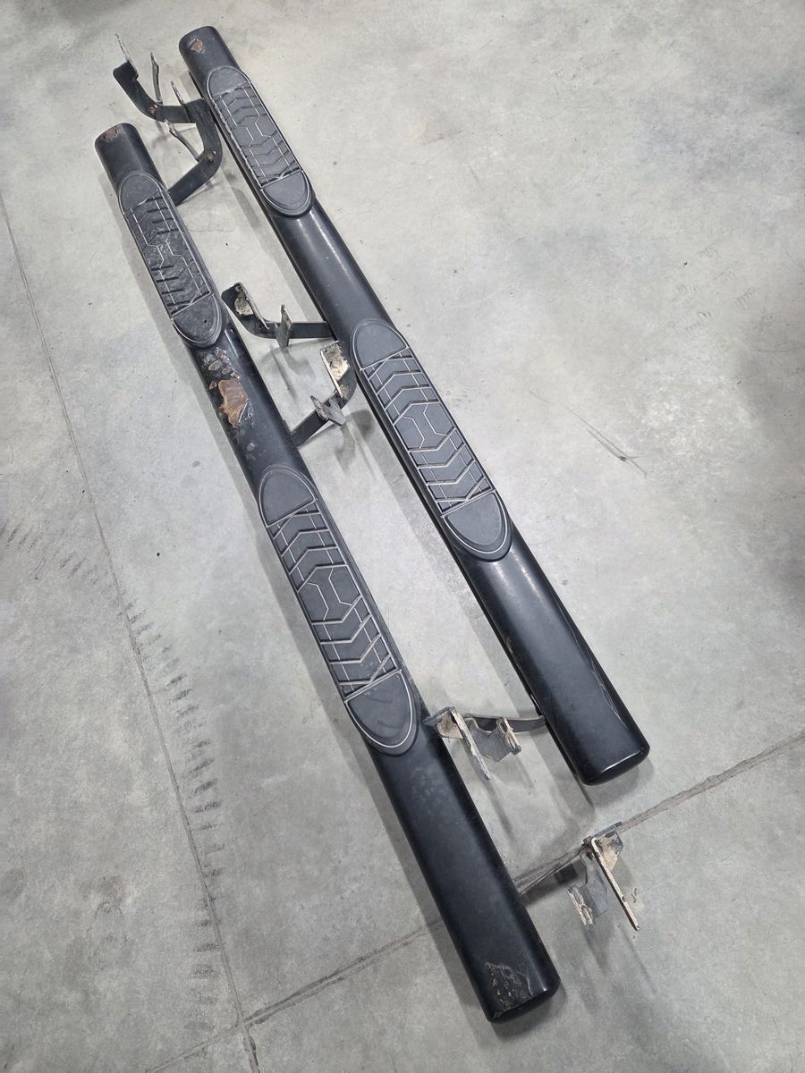 Nerf Bars/ Running Boards