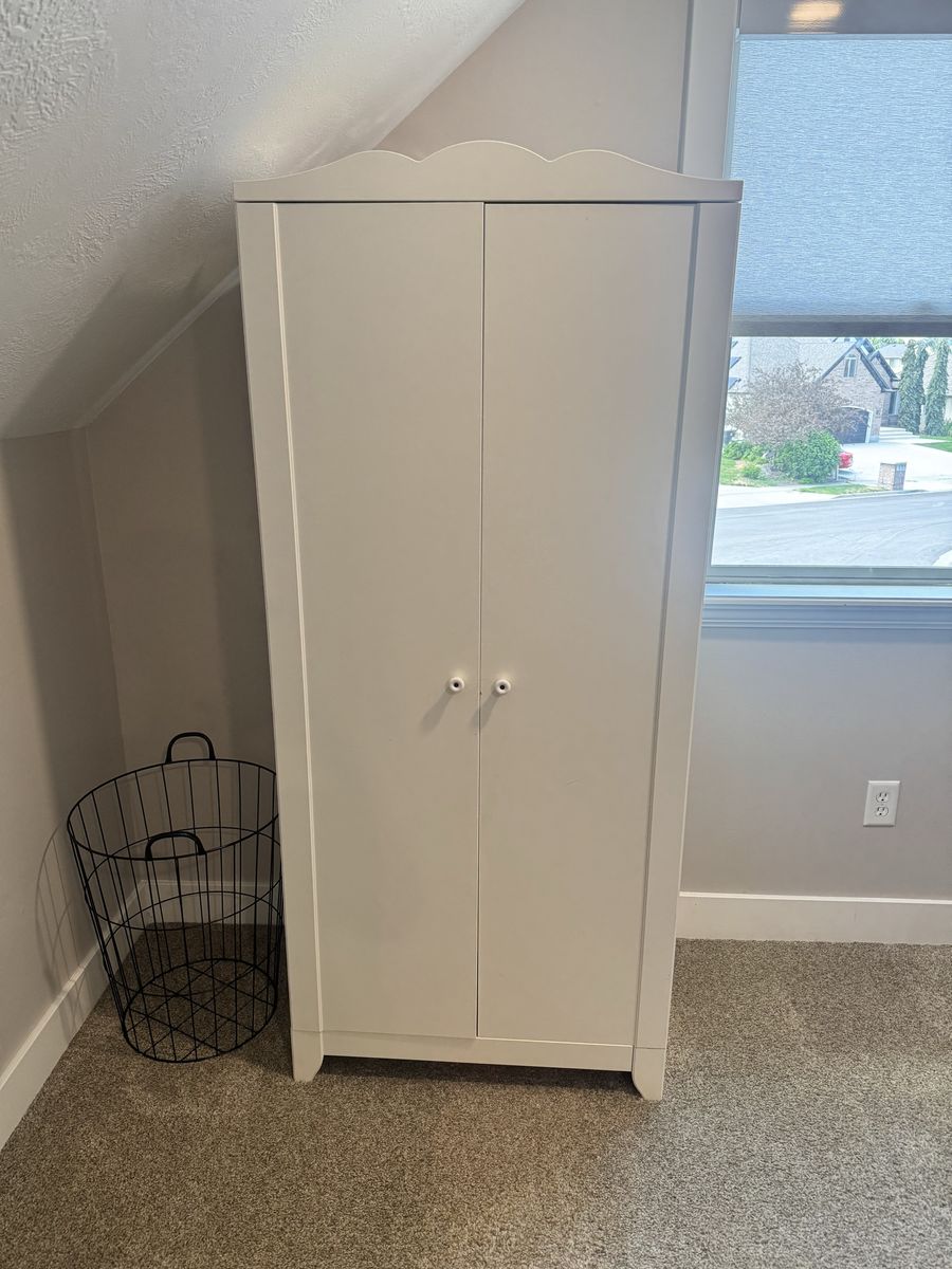 Armoire