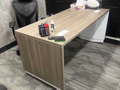OFFICE DESKS FFOR SALE/ WILL NEED TO PICK UP
