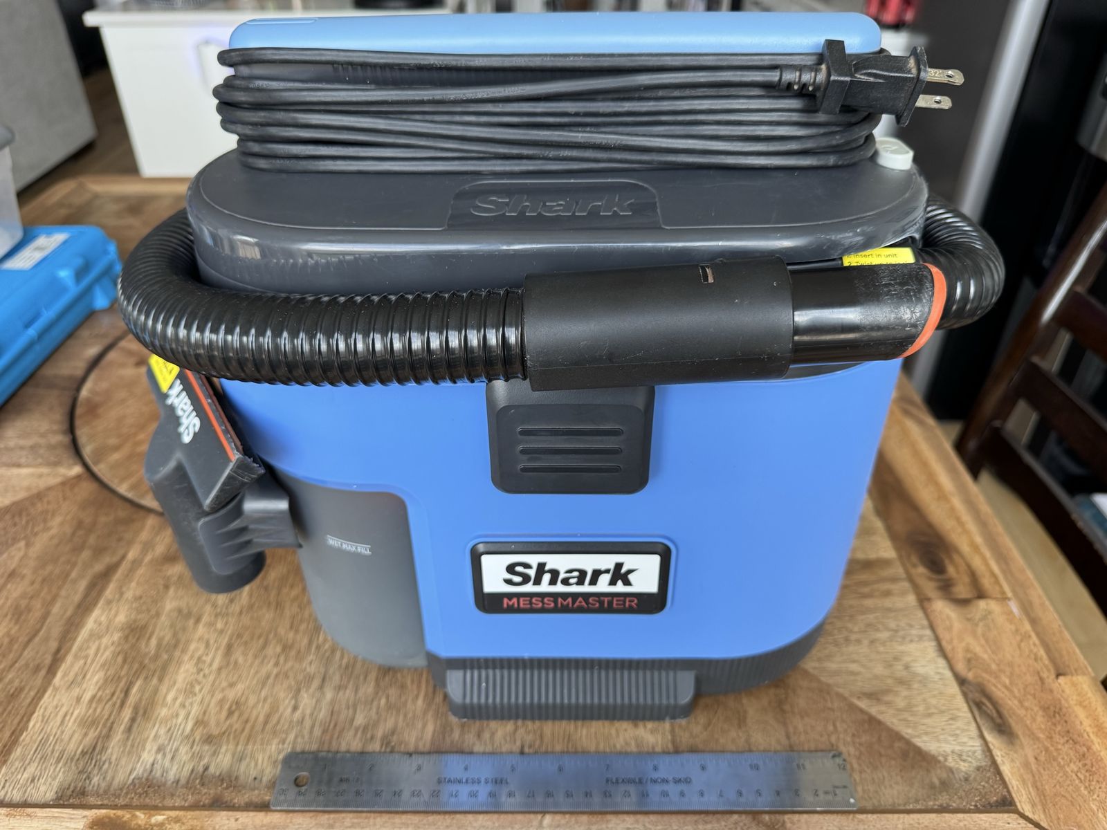 Shark MessMaster 1-Gallon 7 HP Wet/Dry Shop Vacuum