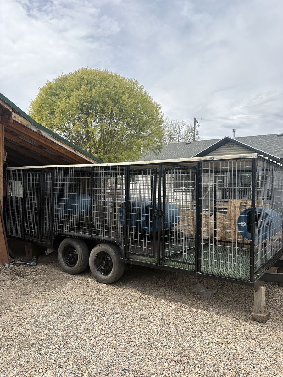 Mobile dog kennels
