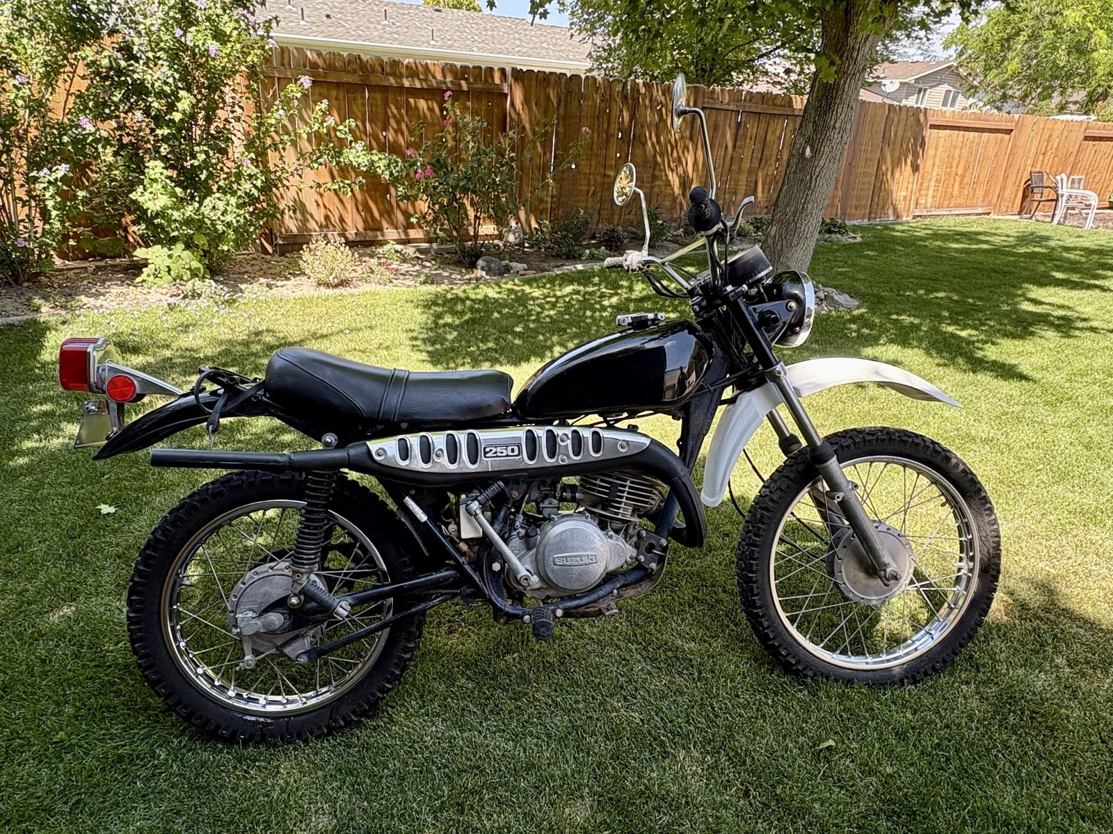 1974 2-Stroke Suzuki TS 250 Motorcycle
