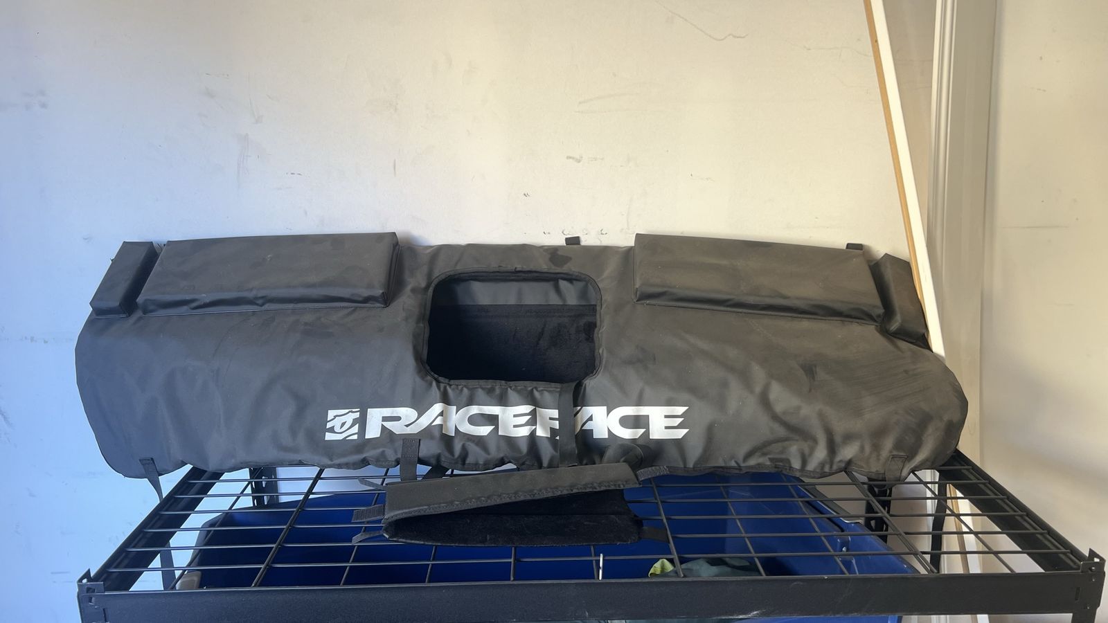 RaceFace Tail Gate Pad